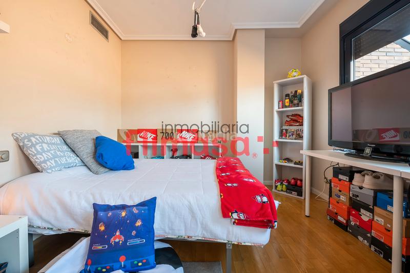 Foto 6e3de191-b420-40dc-a7a8-b38331cb5388. Doppelhaus mit heizung parking pool in Castillo-Campodón Villaviciosa de Odón