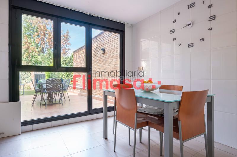 Foto b2df5498-e192-415c-98d9-fd4b753a419e. Doppelhaus mit heizung parking pool in Castillo-Campodón Villaviciosa de Odón