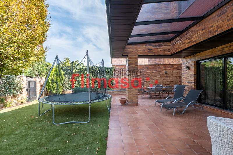 Foto c008af60-9aee-4aa8-a63f-c4d893722c91. Doppelhaus mit heizung parking pool in Castillo-Campodón Villaviciosa de Odón