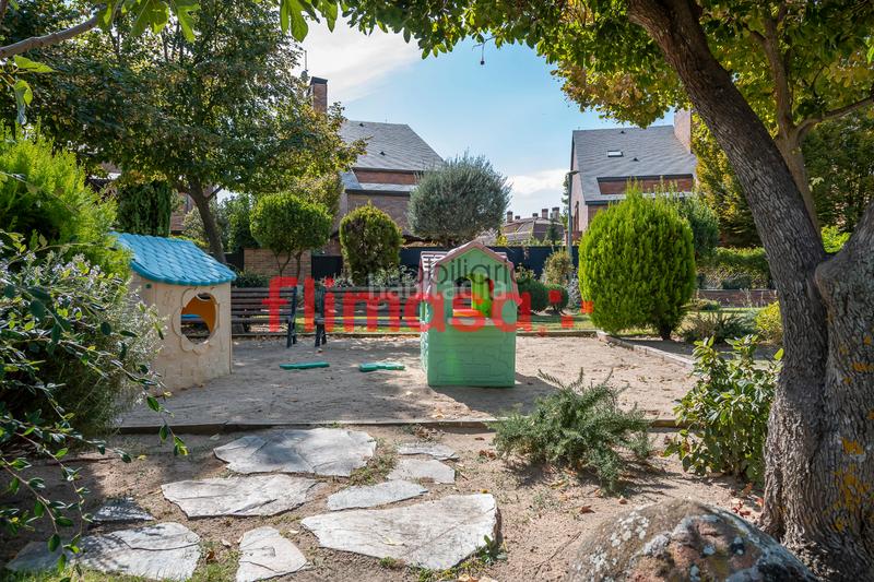 Foto cb70d9e1-18a6-41c9-a070-572042bd2c14. Doppelhaus mit heizung parking pool in Castillo-Campodón Villaviciosa de Odón