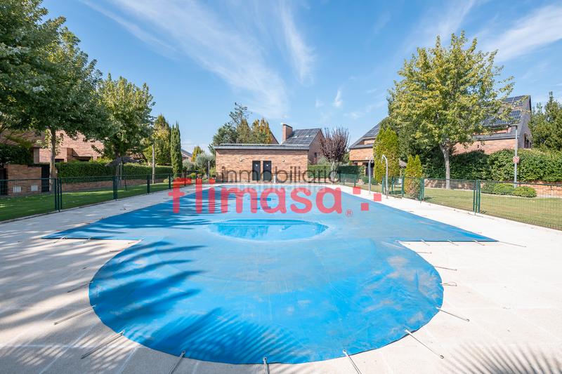 Foto ce749176-fd3c-4ea7-9687-55937905867e. Doppelhaus mit heizung parking pool in Castillo-Campodón Villaviciosa de Odón