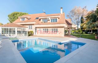 Chalet  Calle madroño. En flimasa no cobramos al comprador.