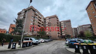 Piso  Calle de arganda. Piso de 2 dormitorios y con garaje en arganzuela