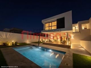 Casa bifamiliare  Calle vilna. ¡en flimasa no cobramos al comprador!