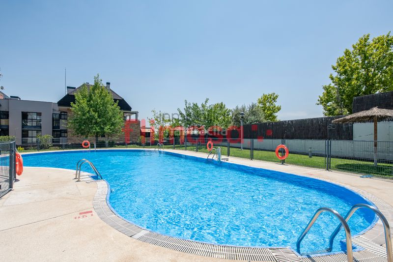 Foto b2e0e65b-b415-4594-a51f-e9f3a6e32d39. Pis amb calefacció aparcament piscina a Valenoso Boadilla del Monte