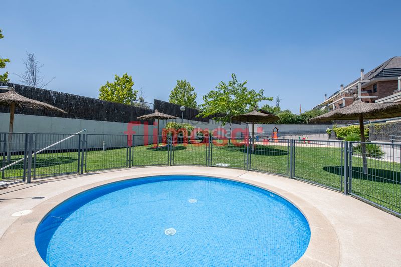 Foto fde19d5d-5422-495b-8f80-bd9aeb3da168. Pis amb calefacció aparcament piscina a Valenoso Boadilla del Monte