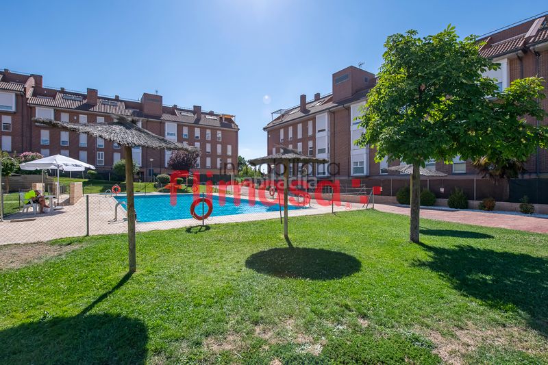 Foto 5f5a242f-e93b-48da-9238-2781a1dac335. Dúplex amb calefacció aparcament piscina a Urbanización El Mediterráneo Arroyomolinos