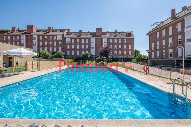 Foto 9a99e27d-8a09-48e8-9681-1bfe9a983dfc. Dúplex amb calefacció aparcament piscina a Urbanización El Mediterráneo Arroyomolinos