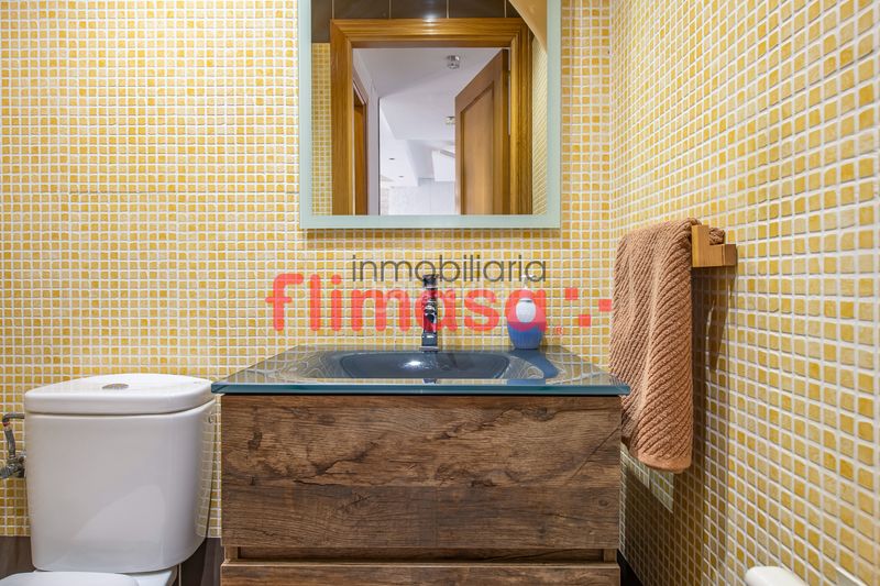 Foto ae244af9-fb50-43ca-a1b6-d69935c1d3b2. Dúplex amb calefacció aparcament piscina a Urbanización El Mediterráneo Arroyomolinos