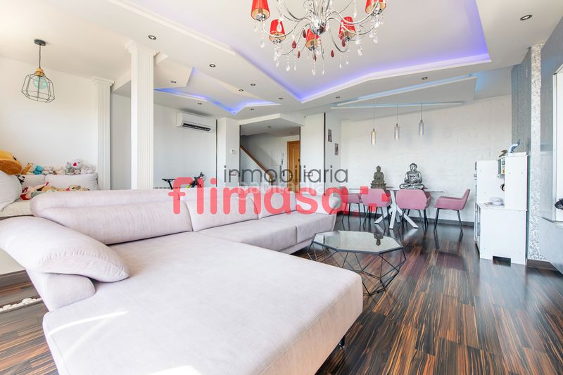 Foto c070ae46-3b56-4108-be75-60f8bf23ab22. Dúplex amb calefacció aparcament piscina a Urbanización El Mediterráneo Arroyomolinos