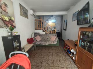 Casa  N/a. Casa unifamiliar en el centro!!!!