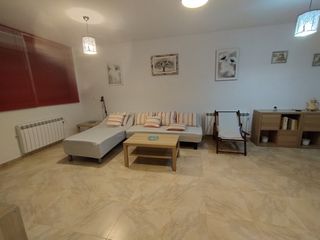 Miete Etagenwohnung in Santa Magdalena de Pulpis. Bajo en alquiler para profesores!!!