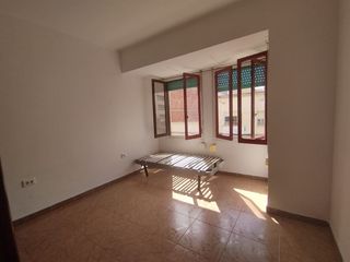 Edificio en Pueblo