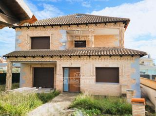 Haus  De los valles. Expectacular chalet de obra nueva grin terminado o sin termina