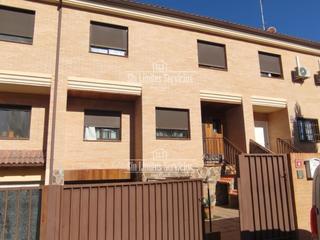 Reihenhaus in Parque Manuel de Vega-Carretera de Ugena. Oportunidad, gran chalet adosado en illescas, casco urbano.
