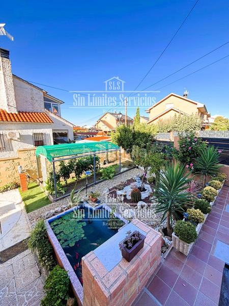 Foto 1a7cc441-943a-4f92-85ef-ebedad554b65. Casa chalet pareado con cuatro habitaciones en Serranillos del Valle