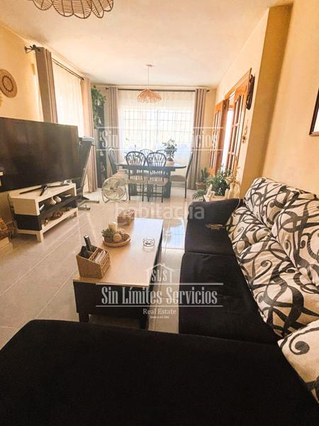 Foto b3def694-5db6-47a7-9be8-bf0fd7668123. Casa chalet pareado con cuatro habitaciones en Serranillos del Valle