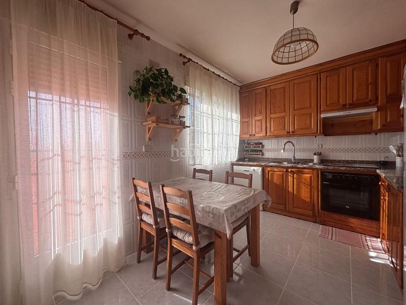 Foto c7eead4a-91df-49ba-96a3-d5d7de1dcb9b. Casa chalet pareado con cuatro habitaciones en Serranillos del Valle