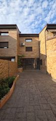 Maison à Ugena. Sin límites servicios vende chalet adosado en el casco urbano de