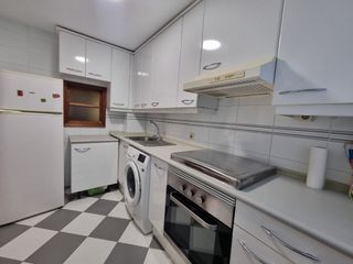 Pis a Torrejón de la Calzada. Sin límites servicios vende piso con piscina comunitaria en el c