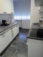 Pis en Centro. Sin l�mites servicios vende piso reformado en el centro de m�sto