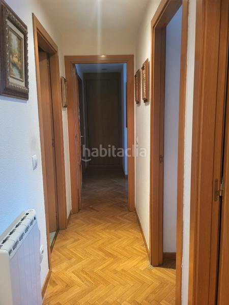 Foto 9c915465-bf64-44b3-8eef-e4ac45a4bd58. Piso en Los Rosales Madrid