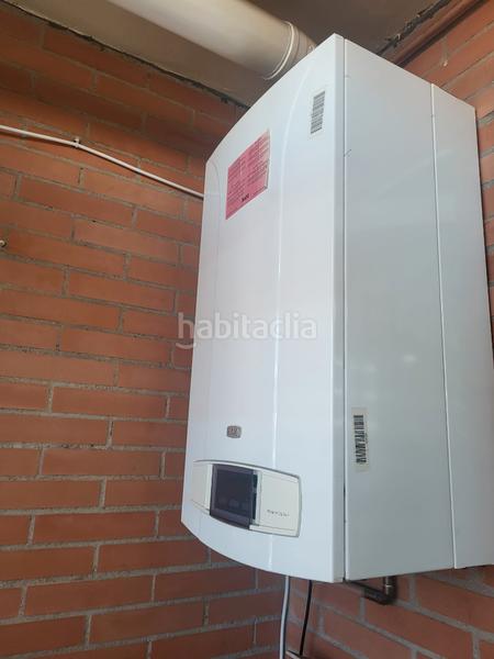 Foto b4fef0ed-5eea-4818-ba68-e36573e6b4fb. Piso en Los Rosales Madrid