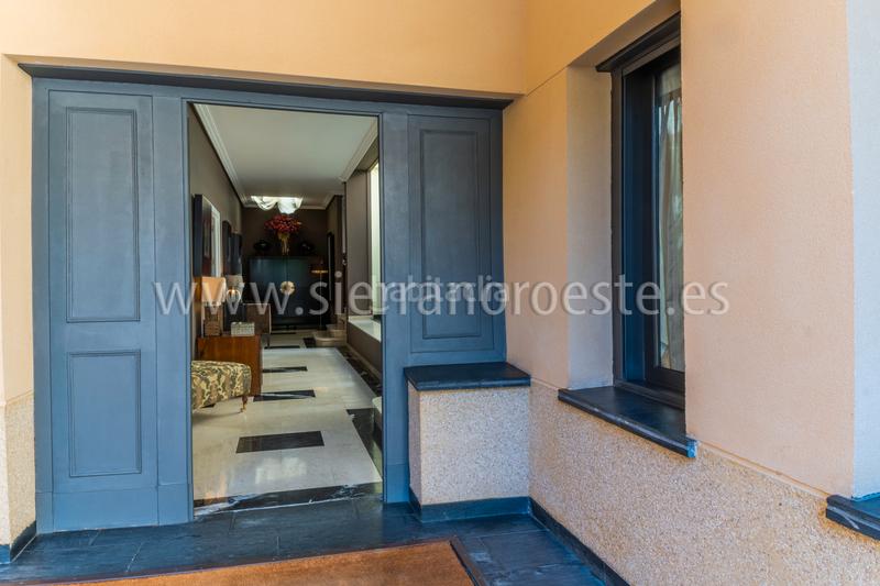 Foto 0c591b93-d716-421f-8858-a7409bf1e513. Chalet with fireplace heating parking pool in La Berzosilla Torrelodones