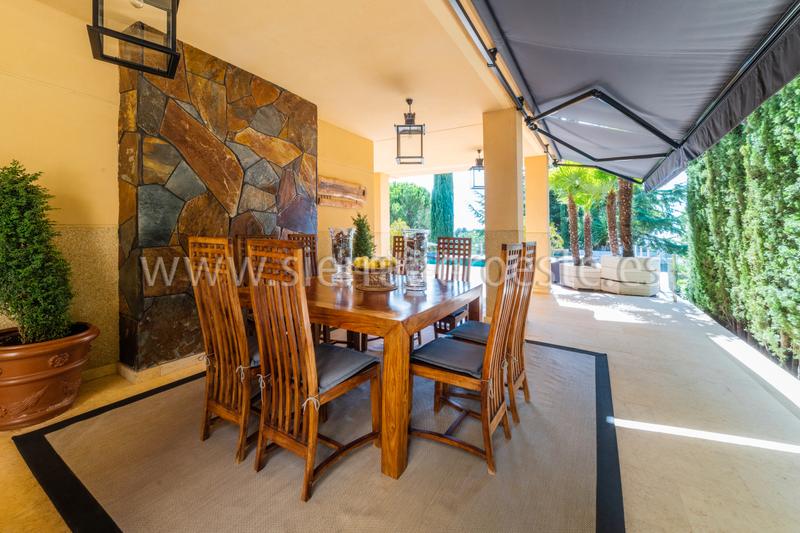 Foto 29c2e480-c7ab-40ae-8b5a-e36150dacf5b. Chalet with fireplace heating parking pool in La Berzosilla Torrelodones