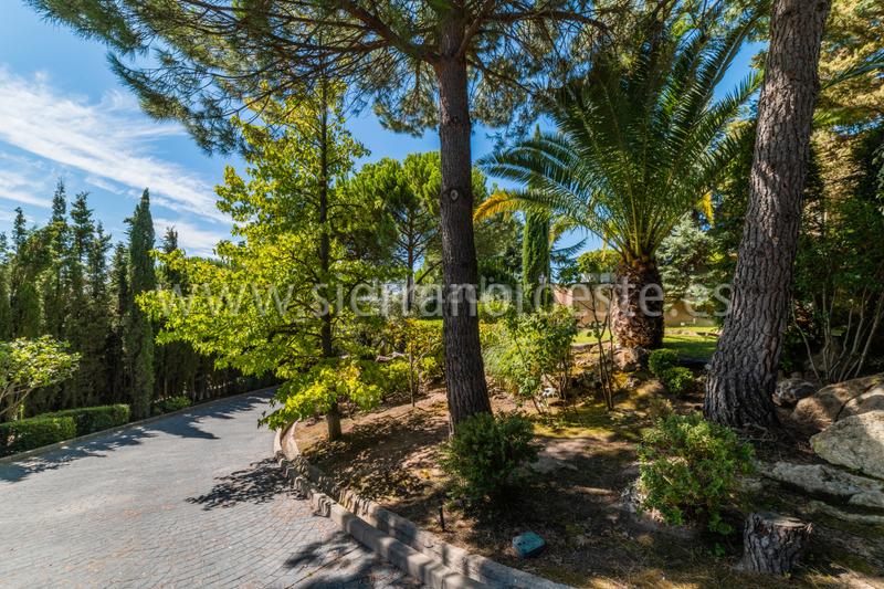 Foto 376dca57-8162-4da8-9f3e-83593dec91c5. Chalet with fireplace heating parking pool in La Berzosilla Torrelodones