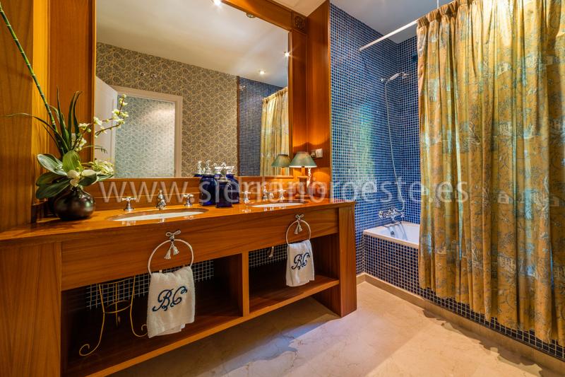 Foto e17b55a1-4fb7-4554-9c5c-10d4544aeddf. Chalet with fireplace heating parking pool in La Berzosilla Torrelodones