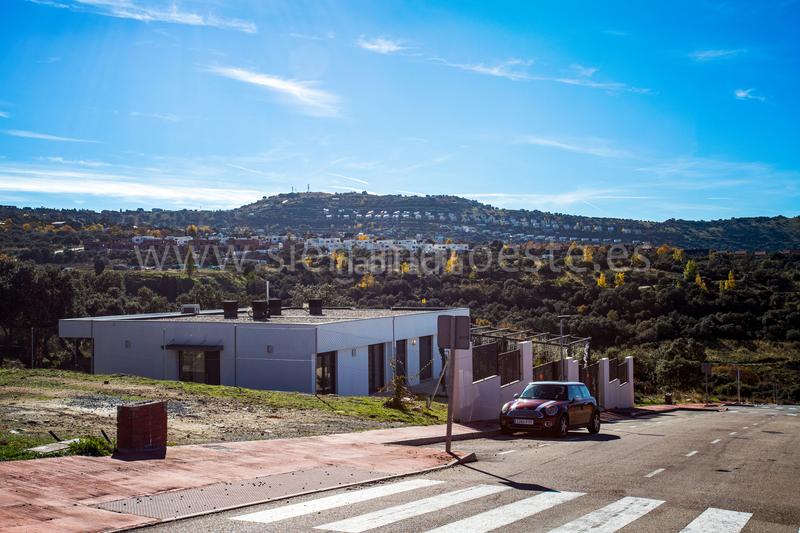 Foto 10d5c35e-a331-4ac1-a9c4-c91de9c02159. Casa bifamiliare con riscaldamento parcheggio in Los Ángeles de San Rafael Espinar (El)