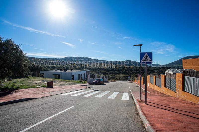 Foto 22dd037d-92c5-4d48-ae8f-1530cc9c8083. Casa bifamiliare con riscaldamento parcheggio in Los Ángeles de San Rafael Espinar (El)