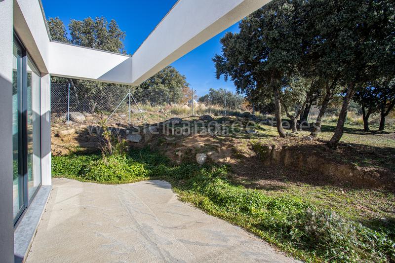 Foto b95f4860-38d8-4167-b632-d5a9e35865b1. Casa bifamiliare con riscaldamento parcheggio in Los Ángeles de San Rafael Espinar (El)
