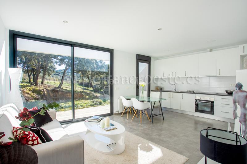 Foto ba3c0a84-f921-4e39-b38c-7e6b10f3284c. Casa bifamiliare con riscaldamento parcheggio in Los Ángeles de San Rafael Espinar (El)