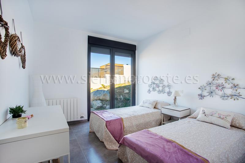 Foto f0f712c3-7264-470b-938d-0efcdb03b576. Casa bifamiliare con riscaldamento parcheggio in Los Ángeles de San Rafael Espinar (El)