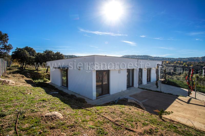 Foto f442b4cd-ed47-478f-8091-fe2576b9b5aa. Casa bifamiliare con riscaldamento parcheggio in Los Ángeles de San Rafael Espinar (El)