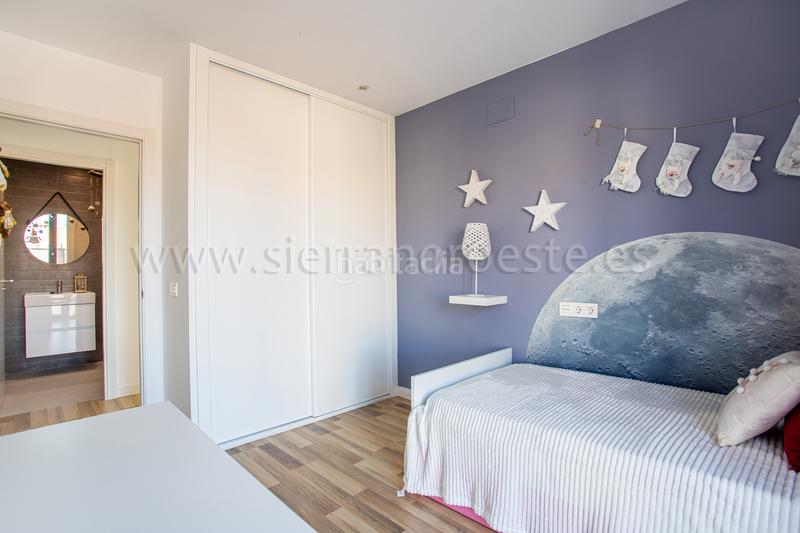 Foto 22090c24-2f37-4011-889e-3cdbd4b79093. Maison jumelée avec chauffage parking dans Los Ángeles de San Rafael Espinar (El)