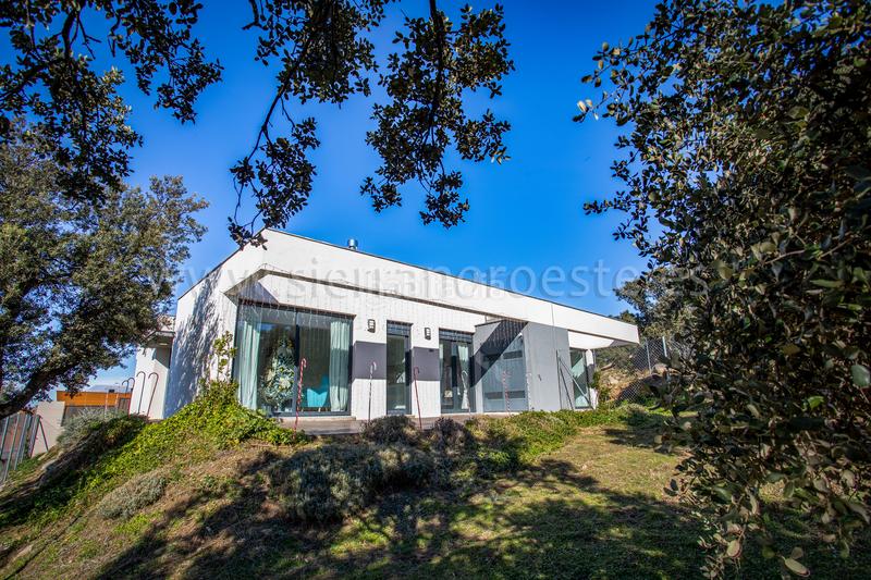 Foto 2270847b-5000-4d37-a3c3-cd72bf5b5fee. Maison jumelée avec chauffage parking dans Los Ángeles de San Rafael Espinar (El)