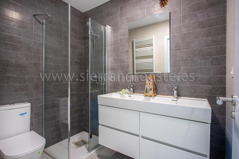 Foto 73ec0f9a-3150-41c8-9603-bafe8ee4af5f. Maison jumelée avec chauffage parking dans Los Ángeles de San Rafael Espinar (El)