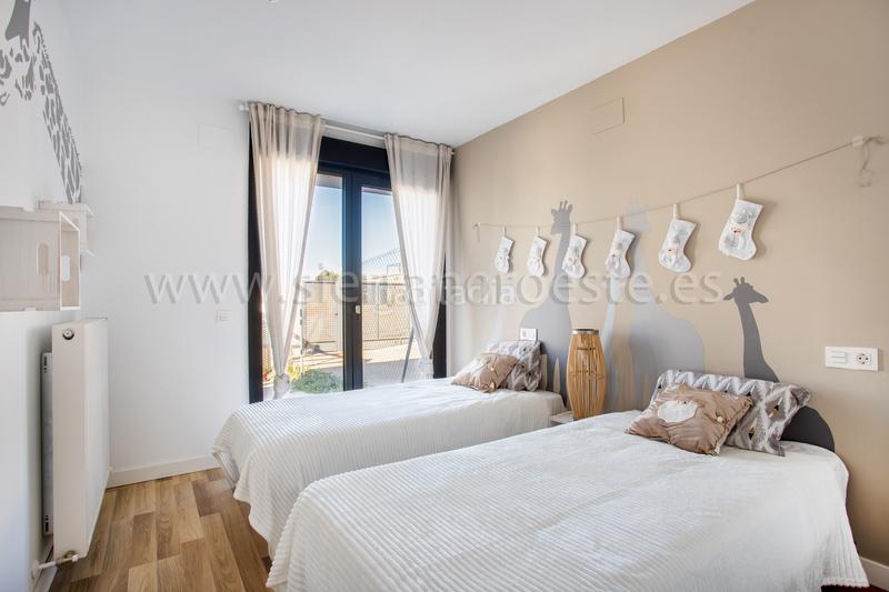 Foto 75cb19d7-1b8b-4a4e-8cfd-63071f426494. Maison jumelée avec chauffage parking dans Los Ángeles de San Rafael Espinar (El)