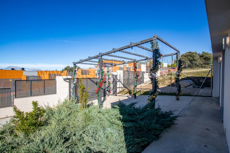 Foto 770a90cb-3d3e-4fad-807a-34d66c426ecf. Maison jumelée avec chauffage parking dans Los Ángeles de San Rafael Espinar (El)