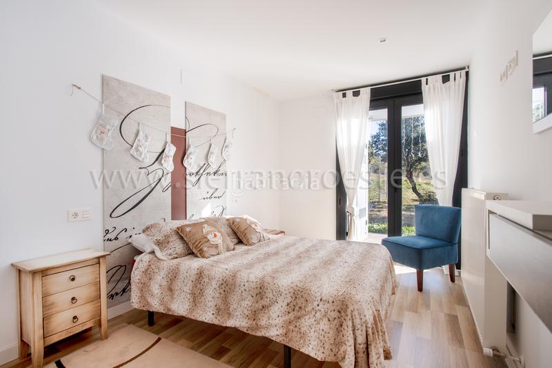 Foto c892d137-bc3c-4c71-8faf-24e63649d8ce. Maison jumelée avec chauffage parking dans Los Ángeles de San Rafael Espinar (El)