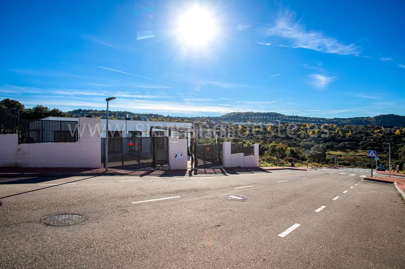 Foto fcdfb9df-c849-425d-b1b5-31178f948cca. Maison jumelée avec chauffage parking dans Los Ángeles de San Rafael Espinar (El)