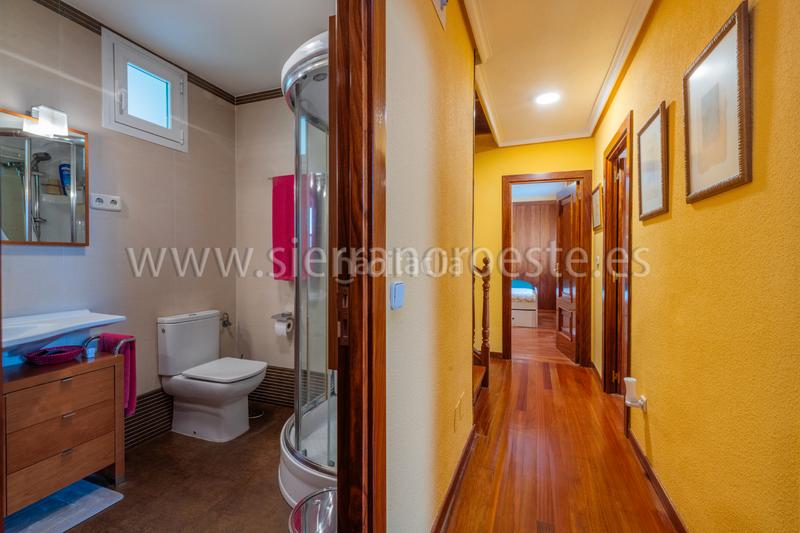 Foto 0391e9df-e9cd-4ce0-9020-4beab7a04a48. Casa bifamiliare con camino riscaldamento parcheggio piscina in Rozas de Madrid (Las)