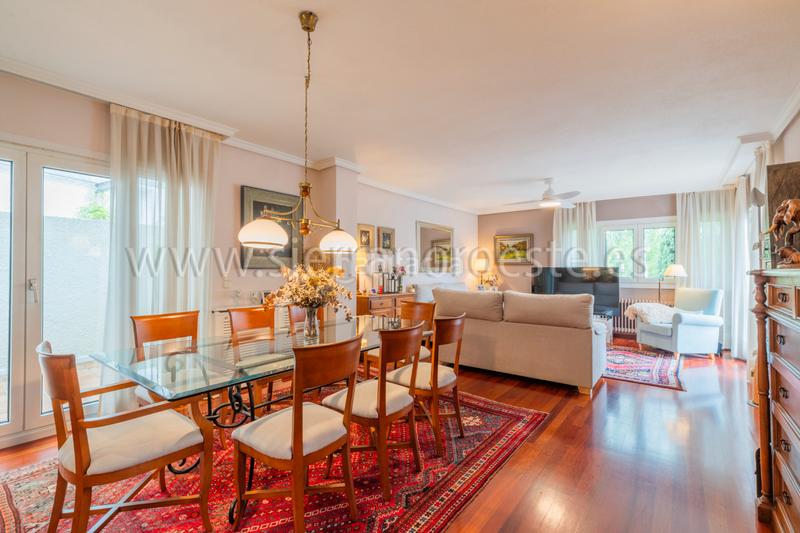 Foto 173610ec-3532-4769-b278-c4d7ae9a18c6. Casa bifamiliare con camino riscaldamento parcheggio piscina in Rozas de Madrid (Las)