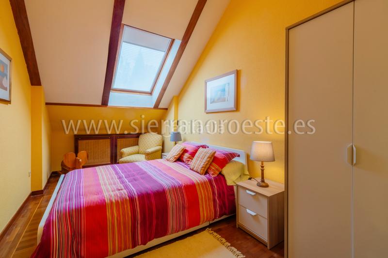 Foto be8812f7-8ed0-4bef-90eb-f7efe4e64215. Casa bifamiliare con camino riscaldamento parcheggio piscina in Rozas de Madrid (Las)