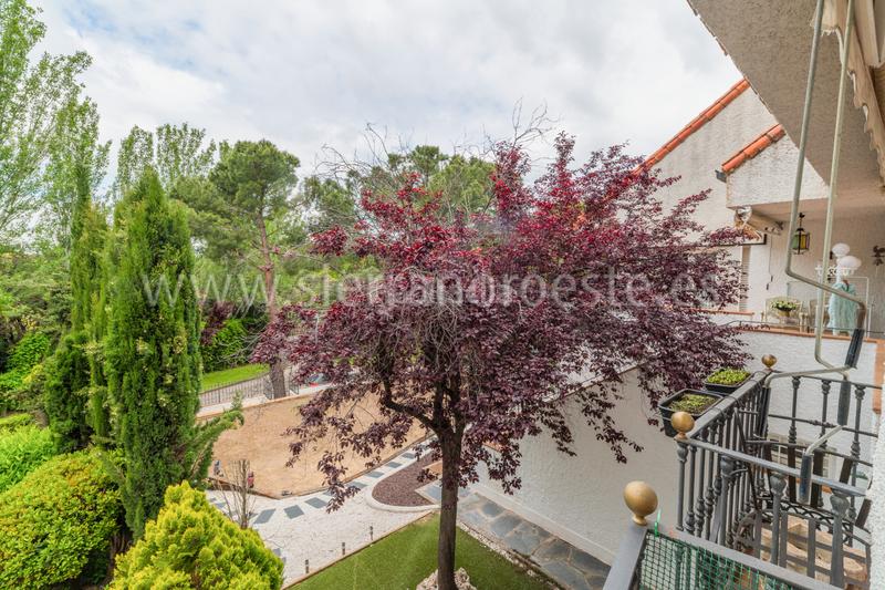 Foto d793f730-3a85-4500-a23a-99044104abd9. Casa bifamiliare con camino riscaldamento parcheggio piscina in Rozas de Madrid (Las)