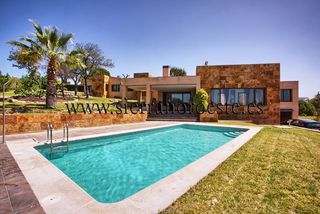 Rent Chalet in Club de Golf. Chalet independiente en alquiler en el golf de las matas con imp
