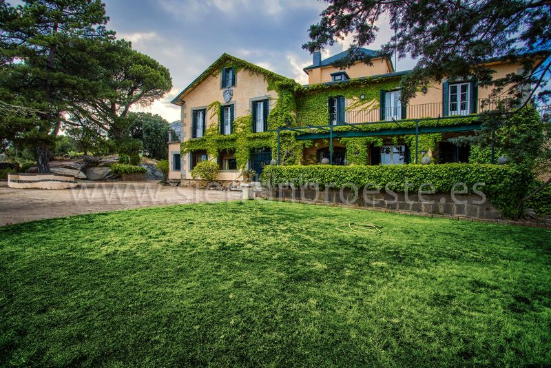 Casas con piscina en Centro-Manguilla, Escorial (El) - habitaclia